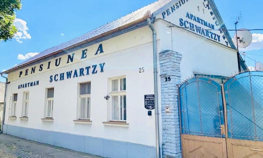 Pensiunea Schwartzy Hotel Mako Exterior photo