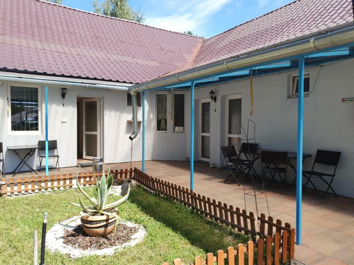 Pensiunea Schwartzy Hotel Mako Exterior photo